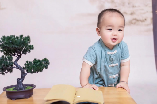三沙宝宝爱吐奶是什么原因